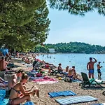 Pet Friendly Apartment In Makarska With Wifi
