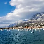 Pet Friendly Apartment In Makarska With Wifi